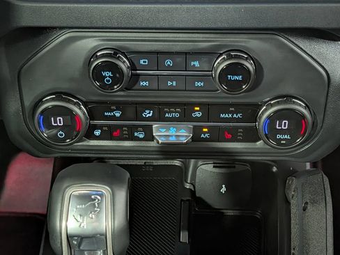 Used 2025 Ford Bronco Badlands AWD/4WD image 16