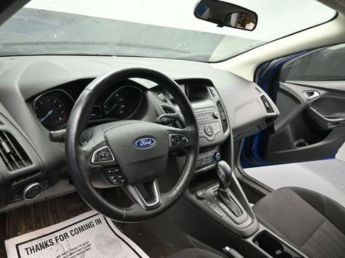 Used 2018 Ford Focus SE w/ SE Winter Package FWD image 14