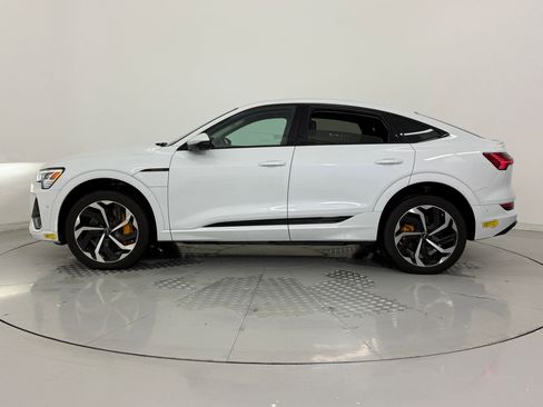 Used 2022 Audi e-tron Premium Plus w/ Premium Plus Package image 2