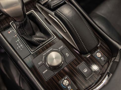 Used 2017 Lexus LS 460 w/ Comfort Package image 32