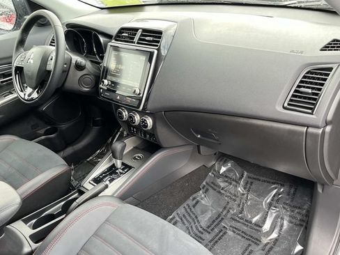 Used 2025 Mitsubishi Outlander Sport AWD image 21