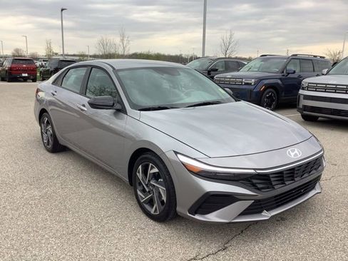 Certified 2025 Hyundai Elantra Sport w/ Cargo Package FWD image 3