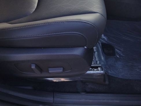 New 2026 Kia Carnival EX FWD image 35