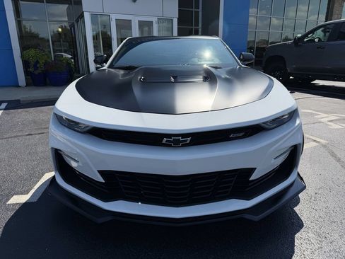 Used 2022 Chevrolet Camaro SS RWD image 12