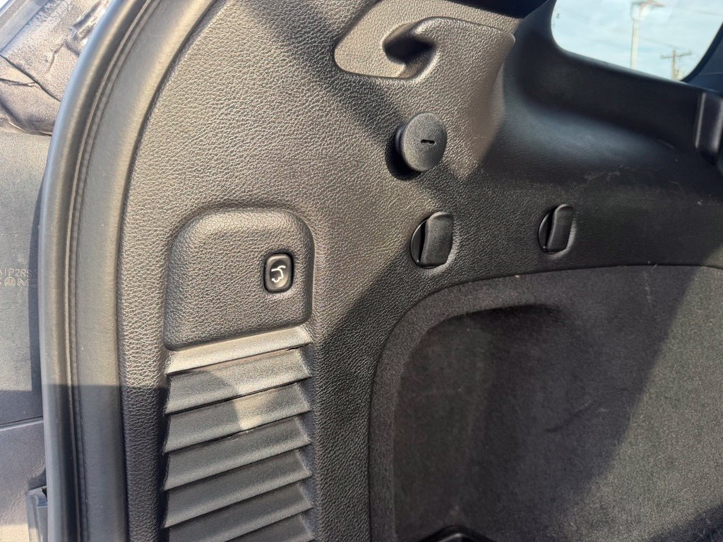 Used 2019 Jeep Grand Cherokee Altitude AWD/4WD image 17