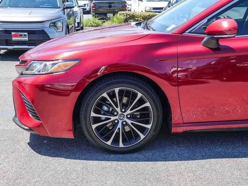 Used 2018 Toyota Camry SE w/ Convenience Package image 9