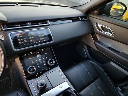 Used 2018 Land Rover Range Rover Velar R-Dynamic SE image 14