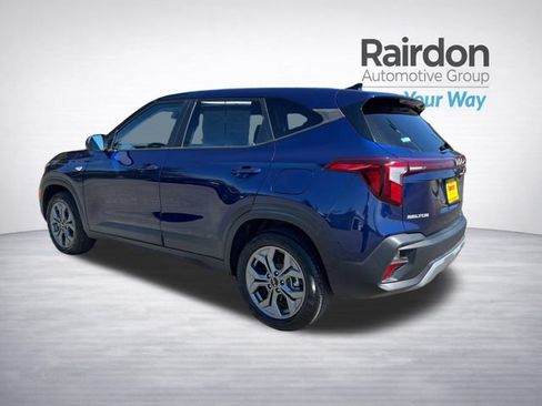 Used 2025 Kia Seltos LX AWD/4WD image 5