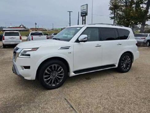 Used 2022 Nissan Armada Platinum w/ Captain's Chairs Package image 4