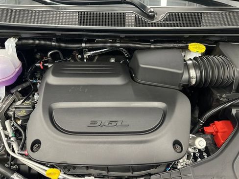 New 2026 Chrysler Pacifica Limited w/ S Appearance Package FWD image 21