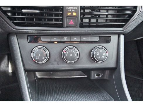 Used 2019 Volkswagen Jetta S image 24