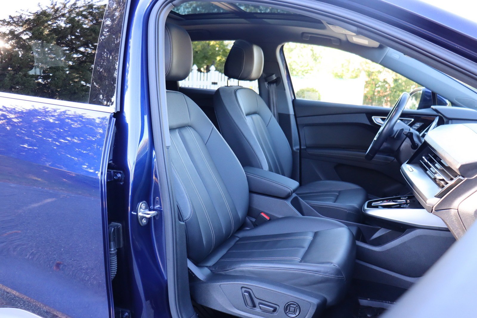 Used 2023 Audi Q4 e-tron Premium Plus w/ Premium Plus AWD/4WD image 22