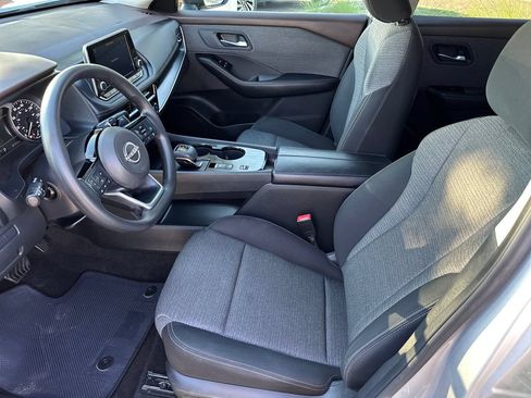 Used 2023 Nissan Rogue SV FWD image 17