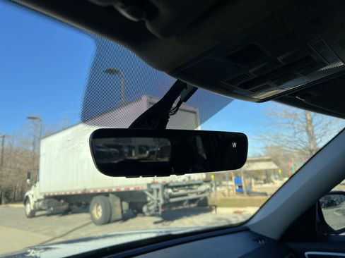 Certified 2023 Volkswagen Atlas SE w/ Panoramic Sunroof Package image 25