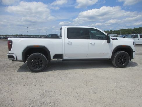 New 2026 GMC Sierra 2500 AT4 w/ AT4 Premium Plus Package AWD/4WD image 3