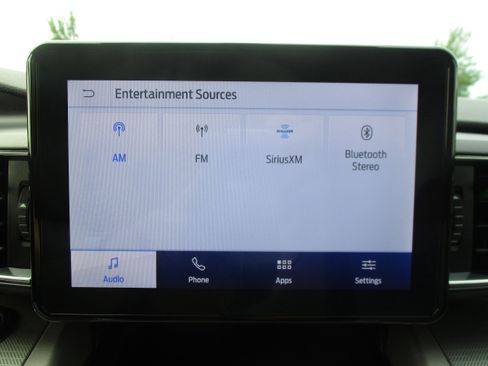 Used 2023 Ford Explorer XLT w/ Equipment Group 202A AWD/4WD image 24