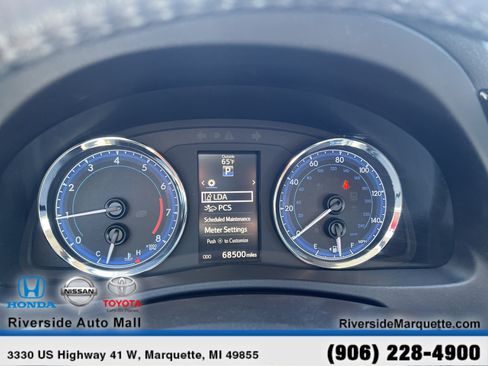 Used 2018 Toyota Corolla SE w/ SE Premium Package FWD image 16