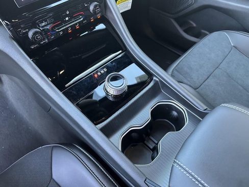 New 2025 Jeep Grand Cherokee Laredo AWD/4WD image 19