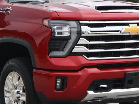 Used 2025 Chevrolet Silverado 2500 High Country w/ High Country Premium Package AWD/4WD image 7