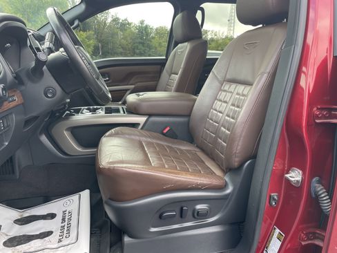 Used 2022 Nissan Titan Platinum Reserve w/ Moonroof Package image 21