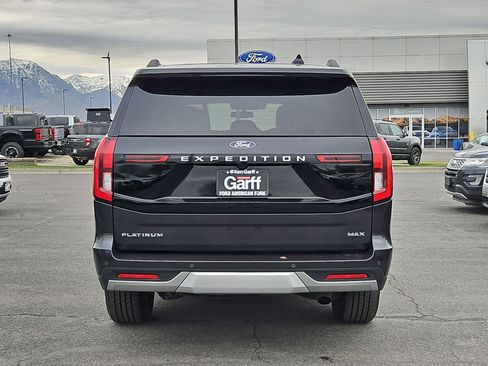 Used 2025 Ford Expedition Max Platinum image 7