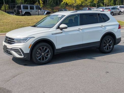 Used 2023 Volkswagen Tiguan SE AWD/4WD image 8