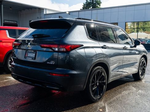 Used 2025 Mitsubishi Outlander SEL Black Edition image 6