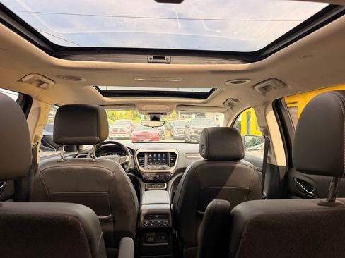 Used 2021 GMC Acadia Denali w/ Denali Technology Package FWD image 20