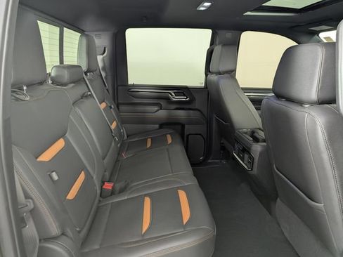 Used 2024 GMC Sierra 2500 AT4 w/ Technology Package AWD/4WD image 19