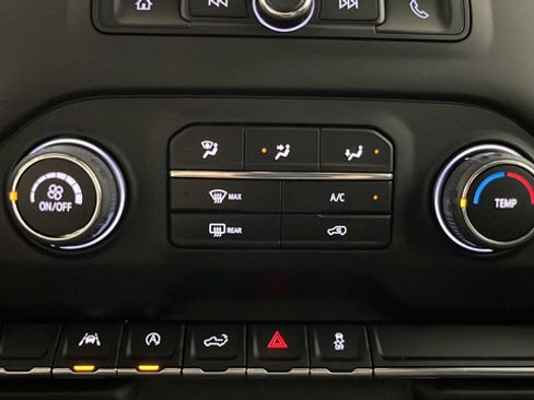 Used 2023 Chevrolet Silverado 1500 Custom AWD/4WD image 17