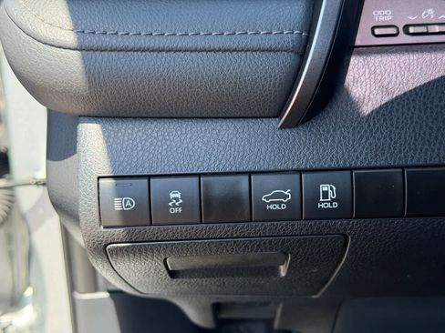 Used 2022 Toyota Camry LE w/ Carpet Mat Package (TMS) FWD image 12