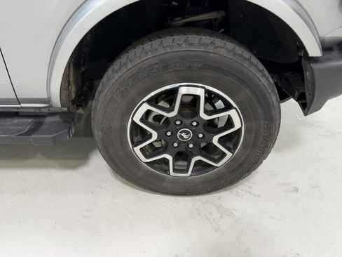 Used 2024 Ford Bronco Outer Banks AWD/4WD image 18