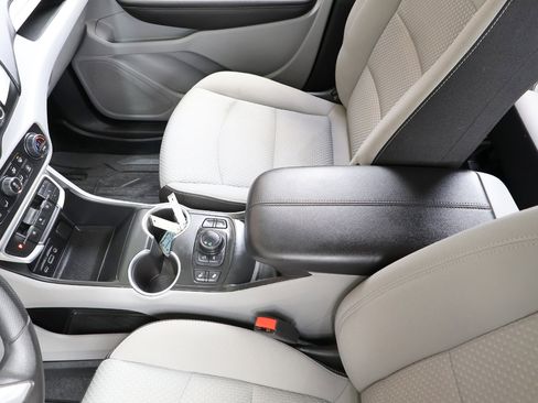 Used 2022 GMC Terrain SLE w/ Driver Convenience Package image 36