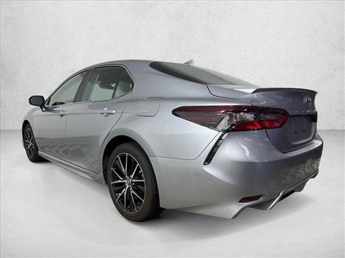 Used 2024 Toyota Camry SE w/ Convenience Package FWD image 5