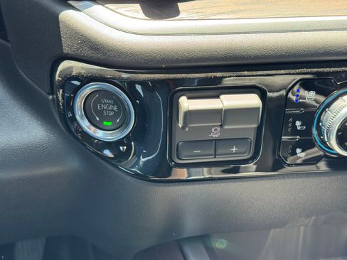 New 2026 GMC Sierra 1500 SLT AWD/4WD image 21