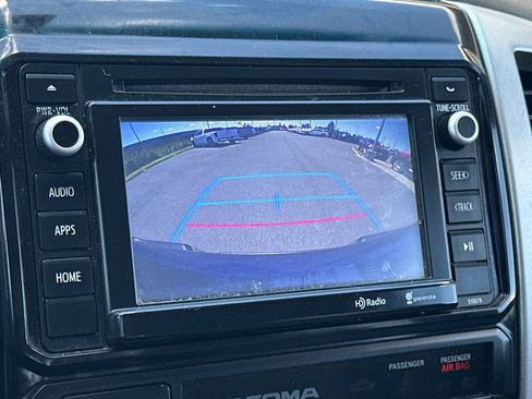 Used 2015 Toyota Tacoma PreRunner w/ SR5 Package RWD image 18