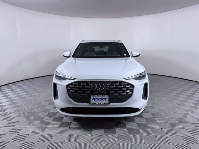 Certified 2025 Audi Q5 Premium w/ Convenience Package AWD/4WD image 2