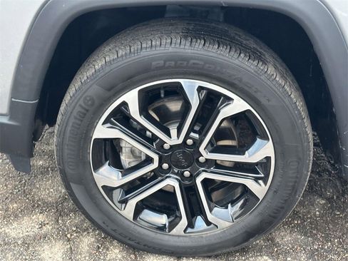 Used 2022 Jeep Compass Limited image 9