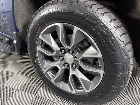 Used 2022 Chevrolet Silverado 1500 LT AWD/4WD image 11