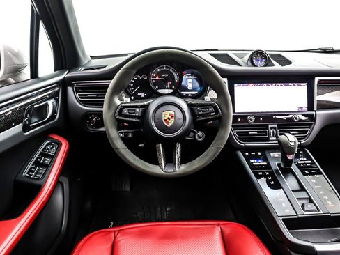 Used 2023 Porsche Macan GTS image 6