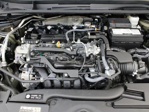 Used 2025 Toyota Corolla LE FWD image 28
