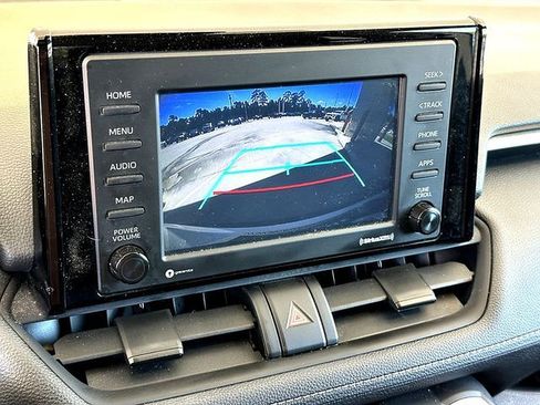 Used 2021 Toyota RAV4 LE FWD image 15