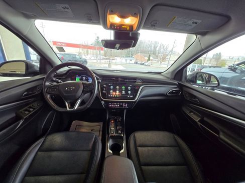 Used 2023 Chevrolet Bolt EUV Premier image 23