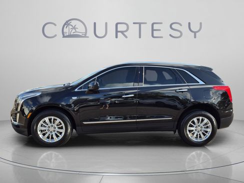 Used 2019 Cadillac XT5 FWD image 2