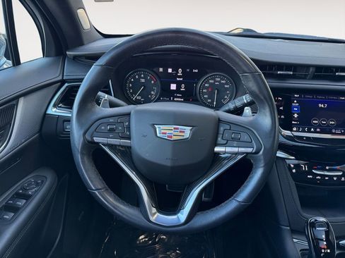 Used 2024 Cadillac XT6 Sport w/ Technology Package image 12