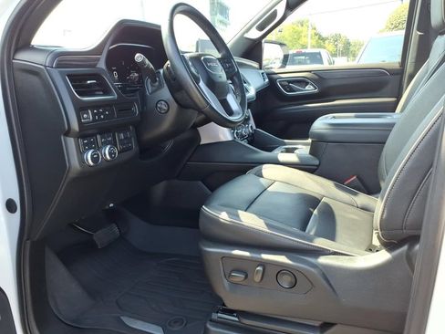 Used 2023 GMC Yukon SLT w/ SLT Premium Package AWD/4WD image 15