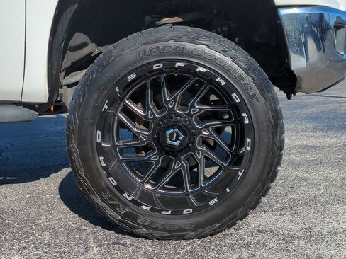 Used 2016 Toyota Tundra SR5 w/ SR5 Upgrade Package image 11