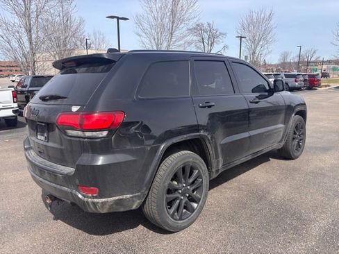 Used 2019 Jeep Grand Cherokee Altitude image 6