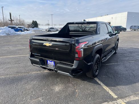 Used 2025 Chevrolet Silverado EV LT image 6