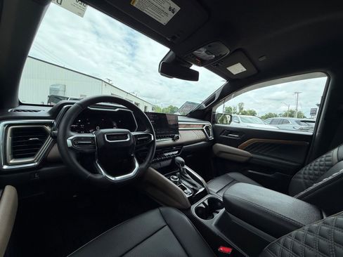 Used 2026 GMC Canyon Denali AWD/4WD image 17